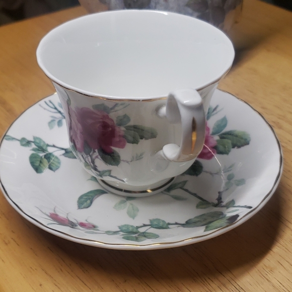 English Rose Tea Set - Picture 2 of 8